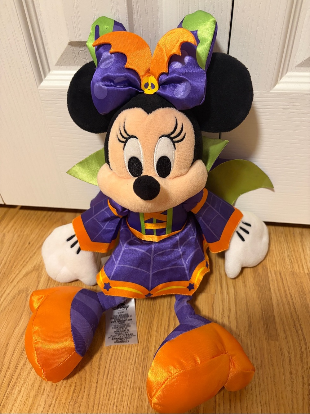 2018 Disney Minnie Mouse Vampire Halloween Plush